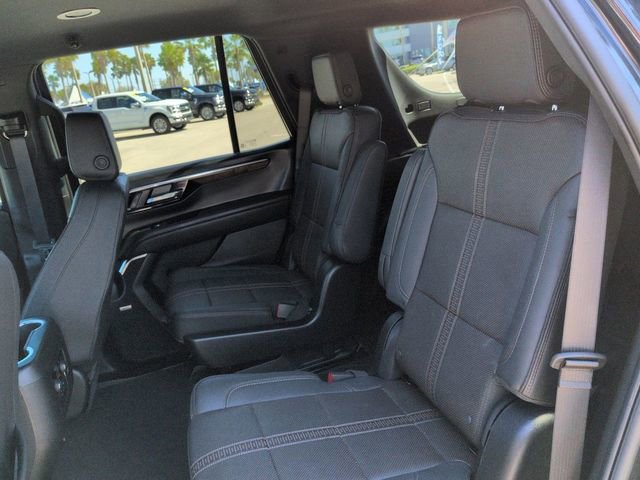 Used 2025 Chevrolet Tahoe High Country image 13