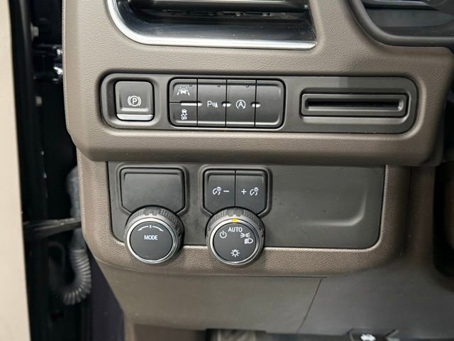 Used 2024 Chevrolet Suburban LT image 15