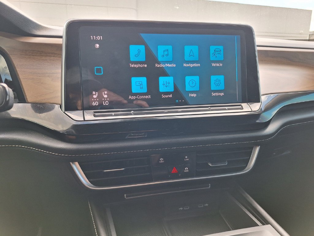 Used 2024 Volkswagen Atlas SE FWD image 13