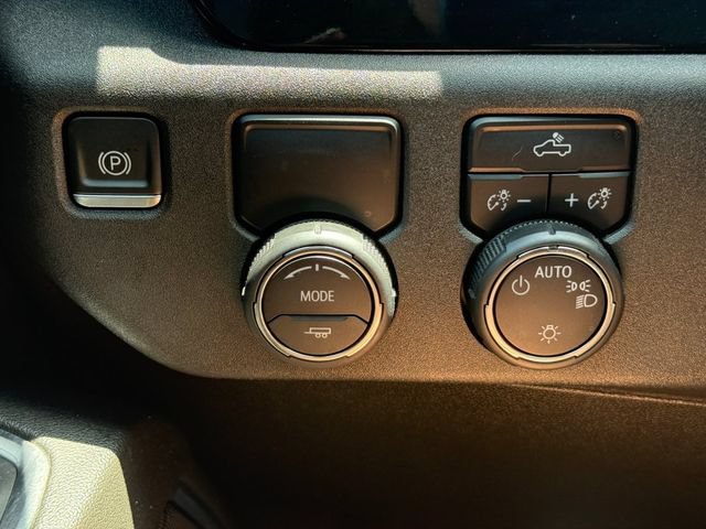 Used 2023 Chevrolet Silverado 1500 LT RWD image 13