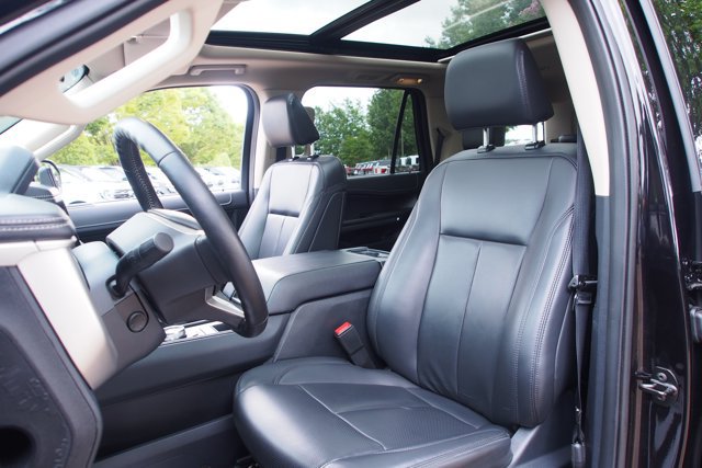 Certified 2024 Ford Expedition XLT RWD image 22