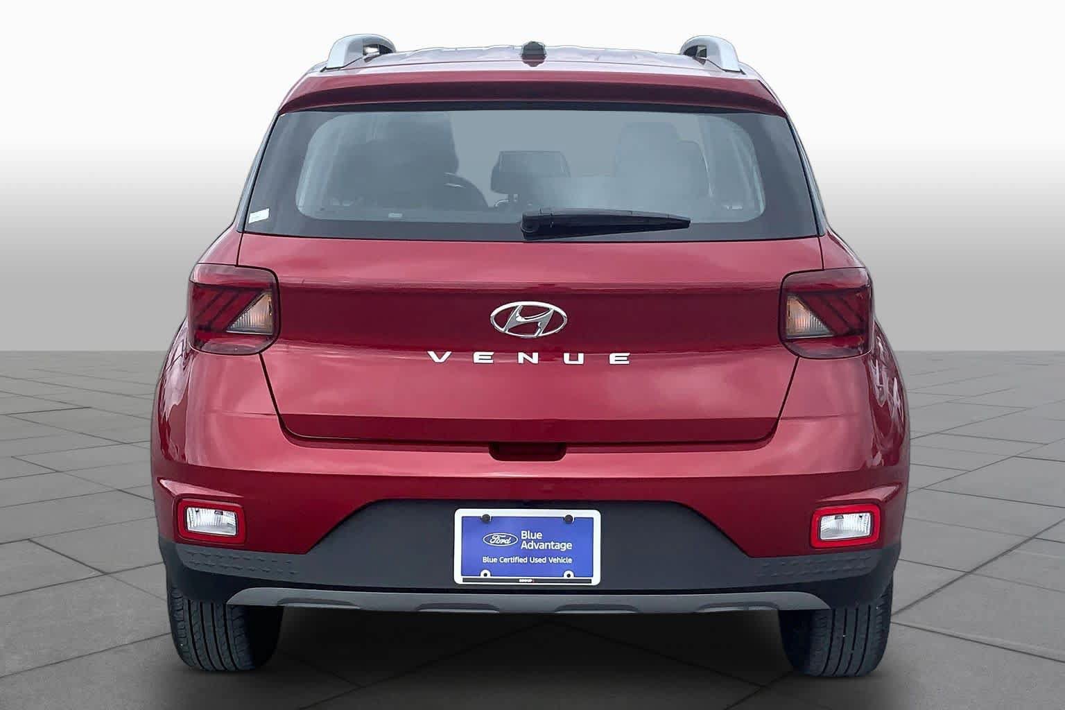Used 2024 Hyundai Venue Limited FWD image 5