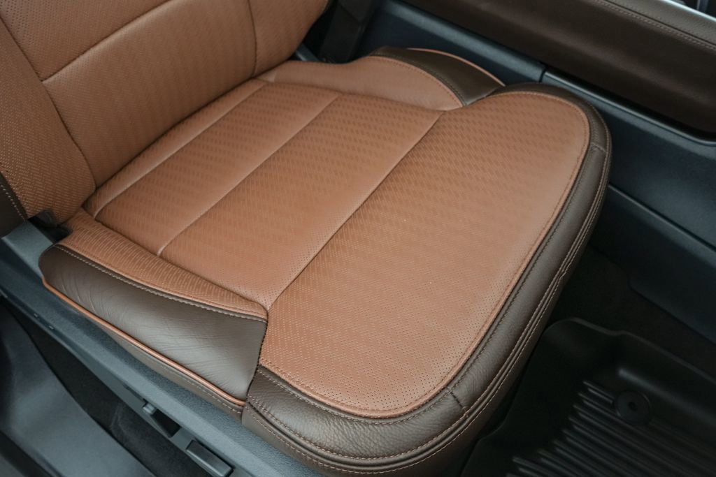 Certified 2025 Ford Expedition King Ranch image 32