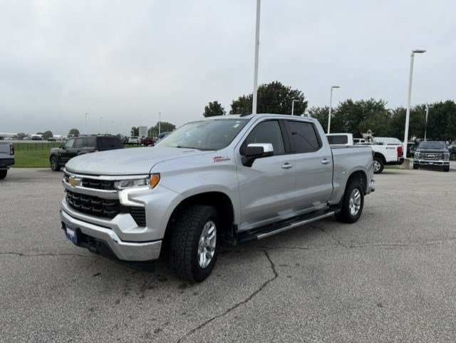Used 2022 Chevrolet Silverado 1500 LT w/ Diesel Off-Road Package AWD/4WD image 3