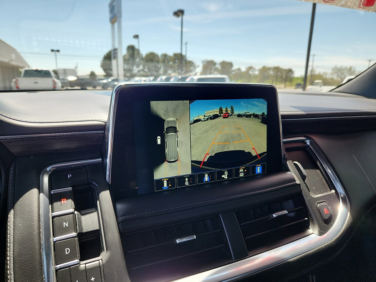 Used 2023 Chevrolet Tahoe Z71 w/ Luxury Package image 11