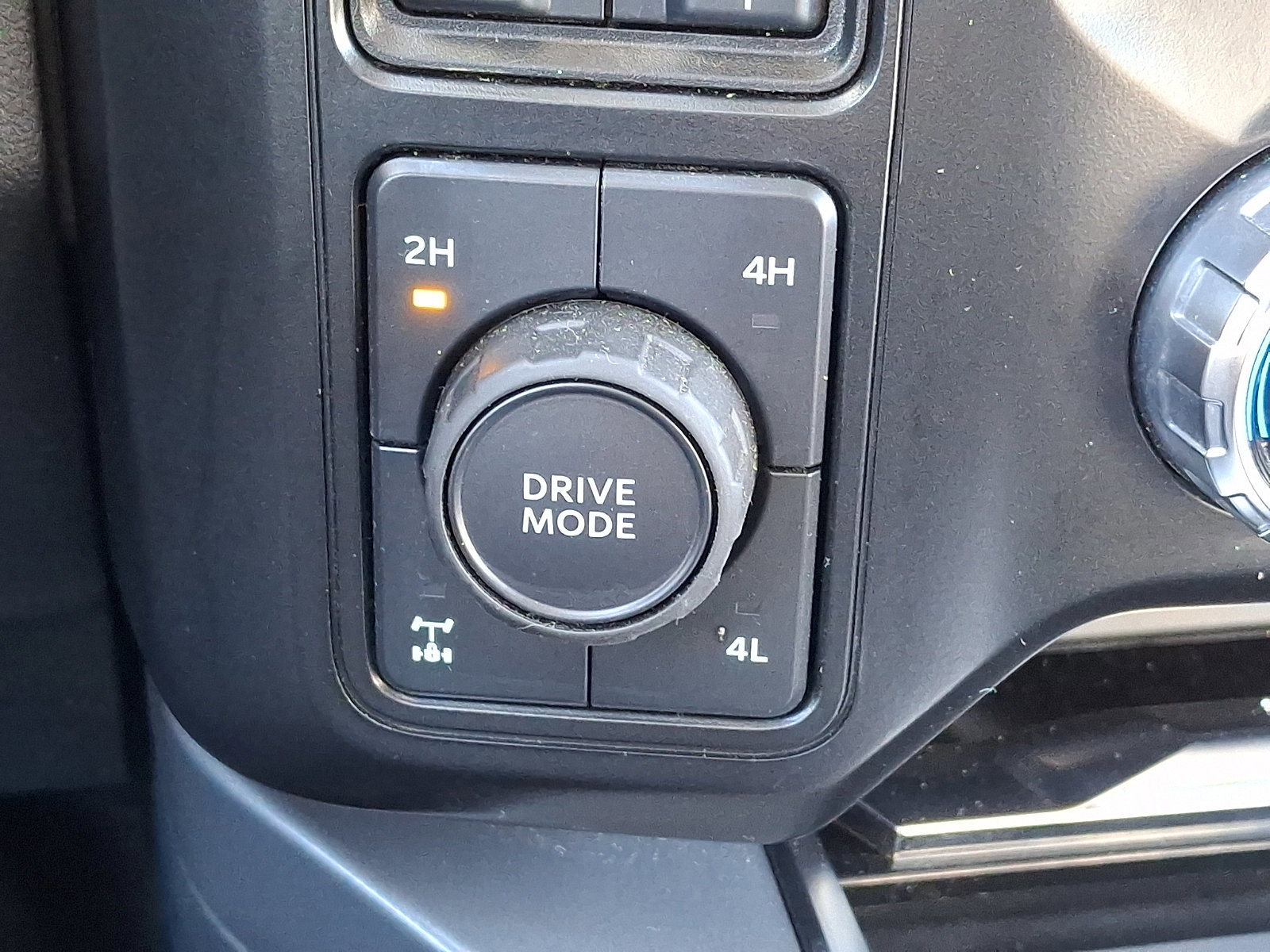 Certified 2024 Ford F250 Lariat w/ Lariat Ultimate Package image 31