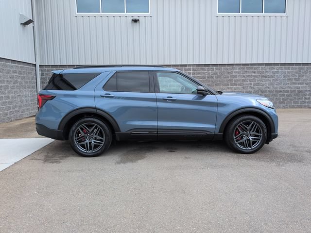 Certified 2025 Ford Explorer ST AWD/4WD image 2
