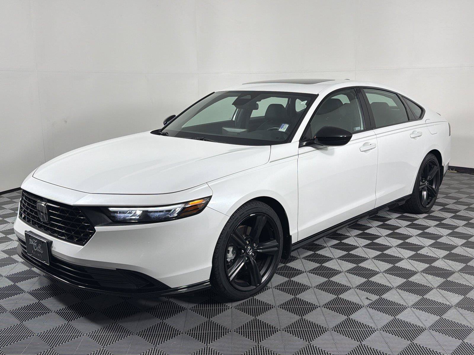 Used 2024 Honda Accord Sport image 3