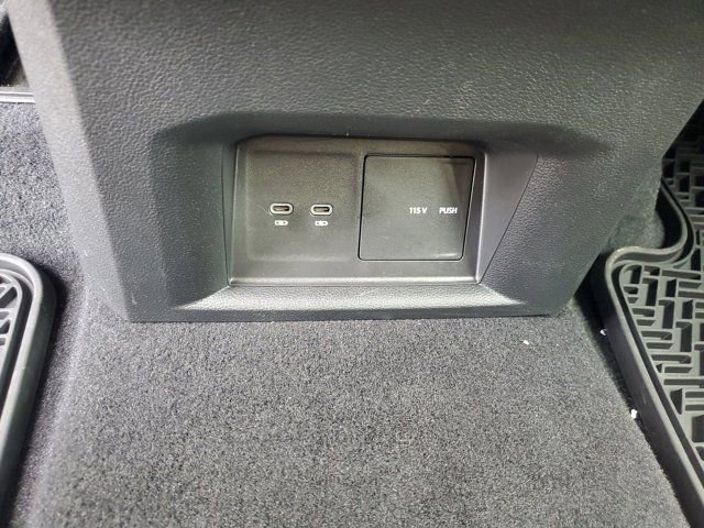 Used 2023 Volkswagen Atlas Cross Sport SEL image 19