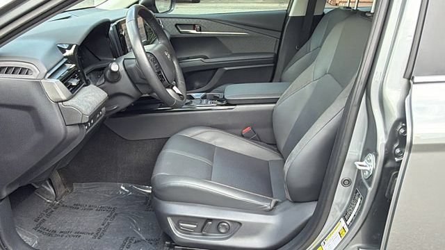 Used 2025 Toyota Camry XLE FWD image 9