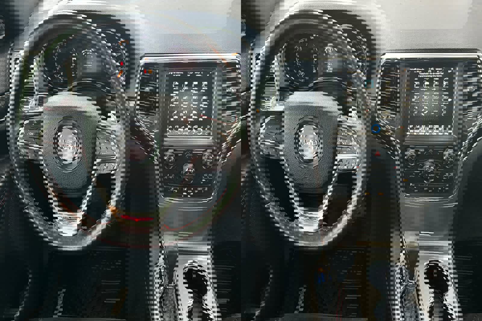 Used 2017 Jeep Grand Cherokee Trailhawk w/ Trailhawk Luxury Group image 14