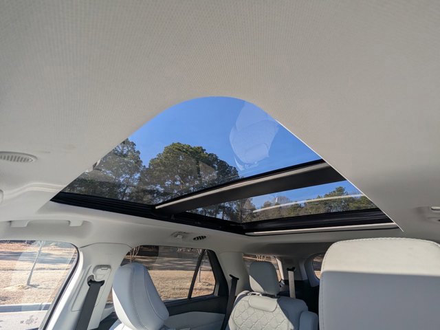 Certified 2025 Ford Explorer Platinum w/ Ultimate Package image 30