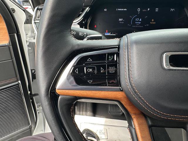 Used 2024 Jeep Grand Cherokee Summit AWD/4WD image 33