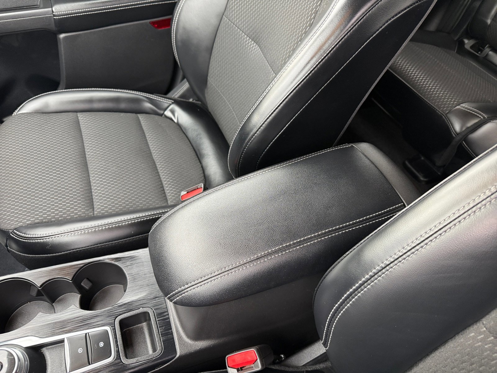 Certified 2025 Ford Escape SE image 14