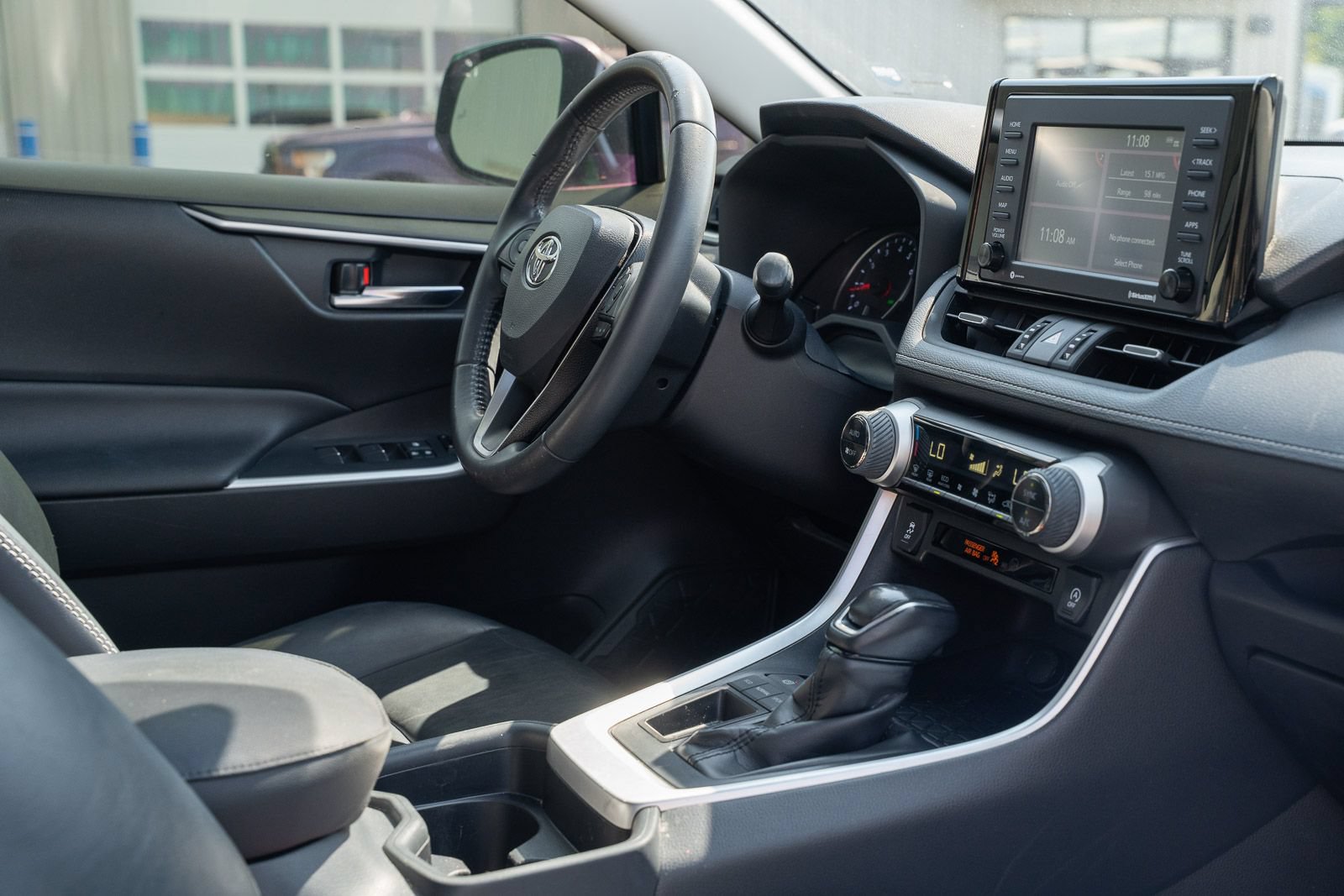 Used 2020 Toyota RAV4 XLE Premium FWD image 12