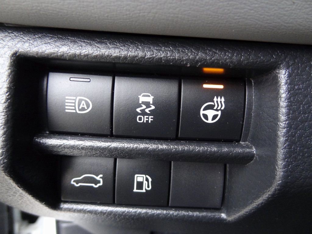 Used 2019 Toyota Avalon Limited image 24