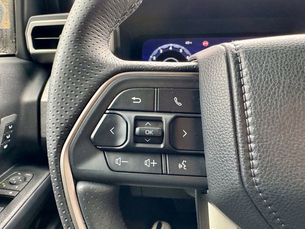 Used 2025 Toyota 4Runner Trailhunter image 31