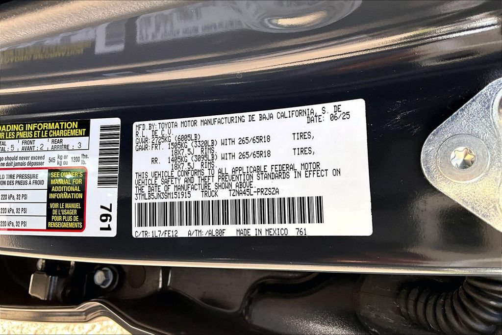 Used 2025 Toyota Tacoma TRD Sport AWD/4WD image 36