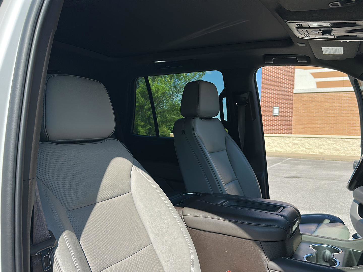 Used 2022 GMC Yukon SLT w/ SLT Premium Package AWD/4WD image 35