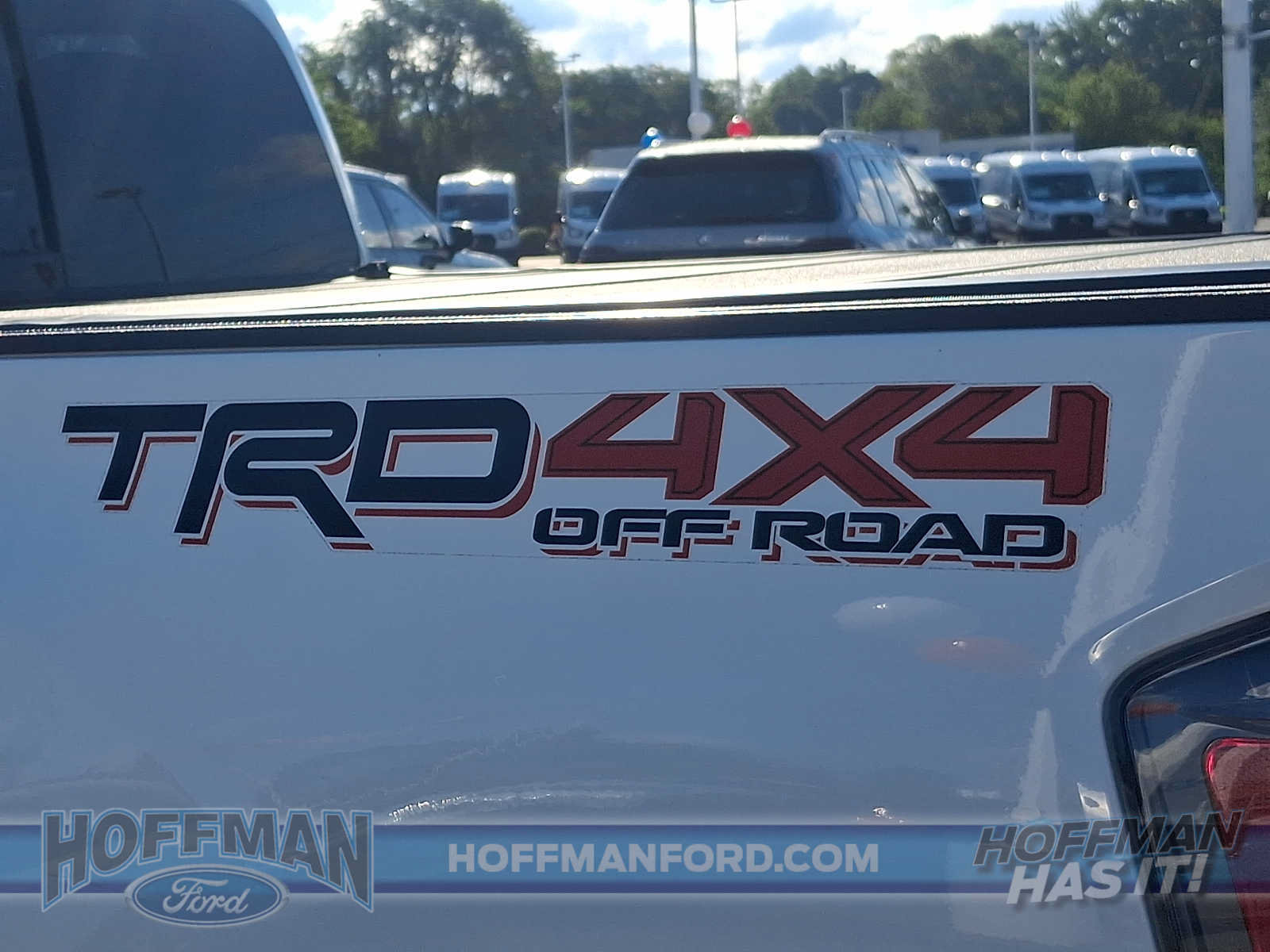 Used 2023 Toyota Tacoma TRD Off-Road w/ Technology Package AWD/4WD image 33