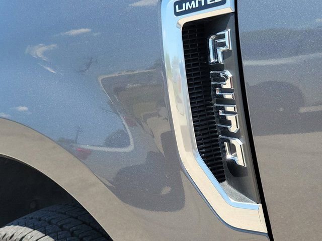 Certified 2022 Ford F250 Limited AWD/4WD image 9