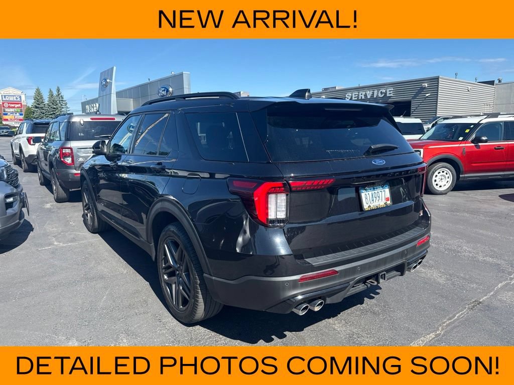 Certified 2025 Ford Explorer ST AWD/4WD image 4
