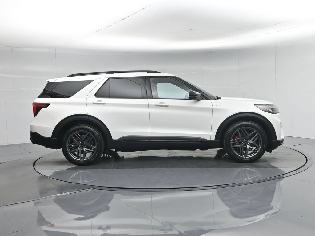 Certified 2025 Ford Explorer ST-Line w/ Premium Package RWD image 30