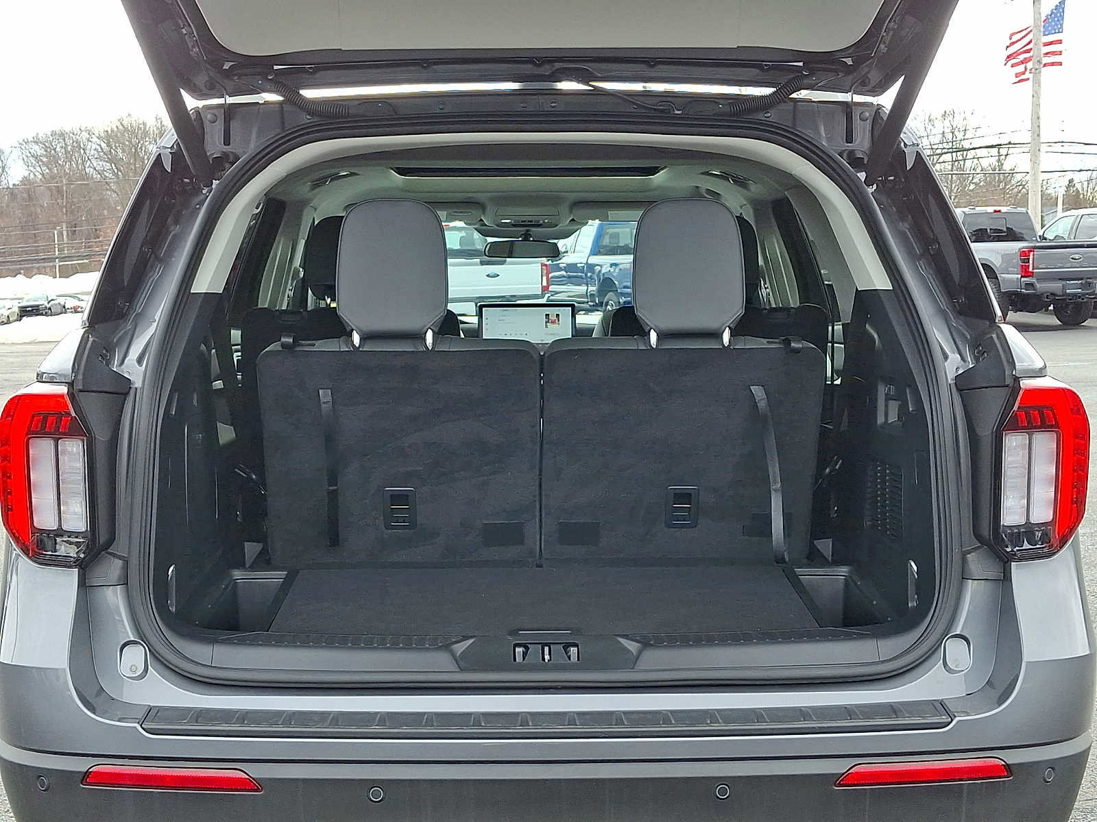 Certified 2025 Ford Explorer Active w/ Active Comfort Package image 29