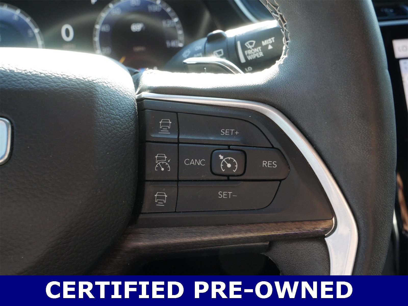 Used 2024 Jeep Grand Cherokee Limited w/ Black Appearance Package image 29