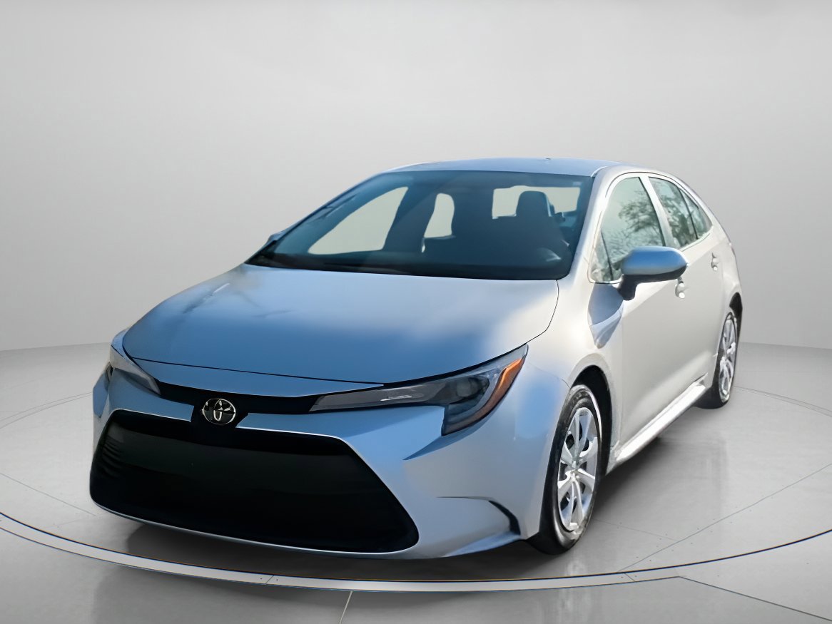 Used 2024 Toyota Corolla LE image 2