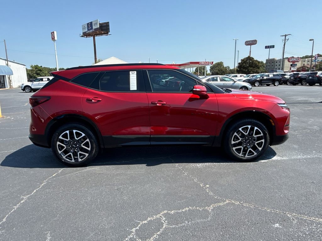 Used 2023 Chevrolet Blazer RS FWD video 2