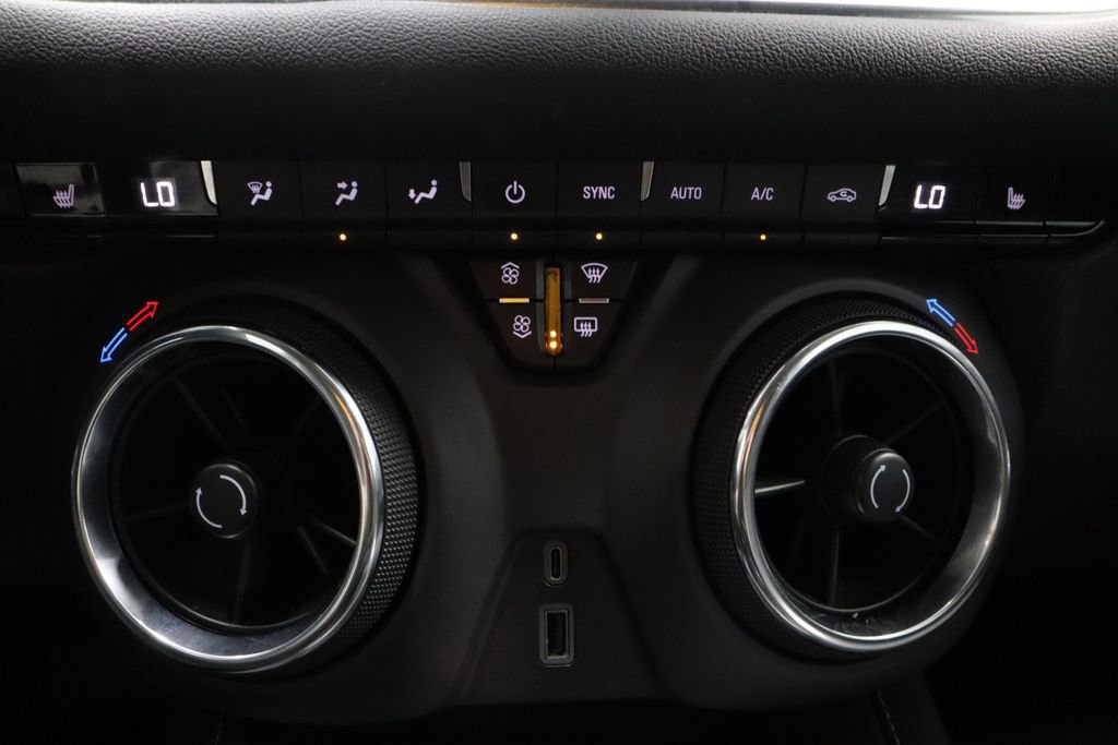 Used 2025 Chevrolet Blazer LT image 29