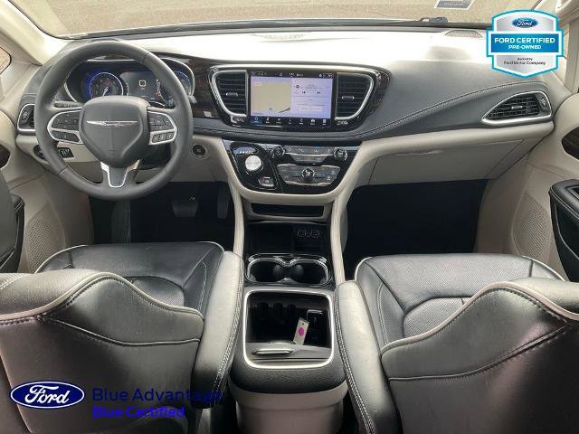 Used 2024 Chrysler Pacifica Limited FWD image 3