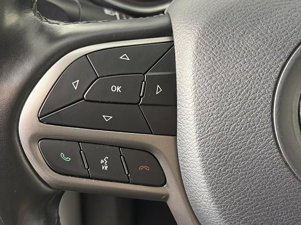 Used 2021 Jeep Cherokee Latitude Lux w/ Comfort/Convenience Group image 17