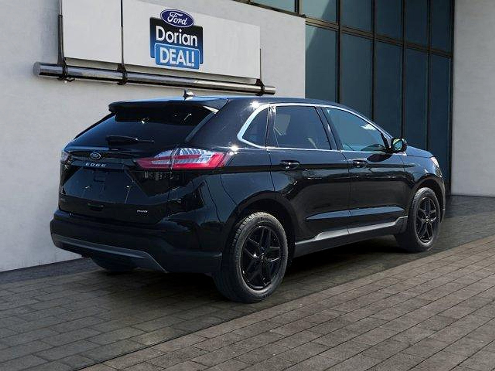 Certified 2023 Ford Edge SEL w/ Convenience Package AWD/4WD image 3