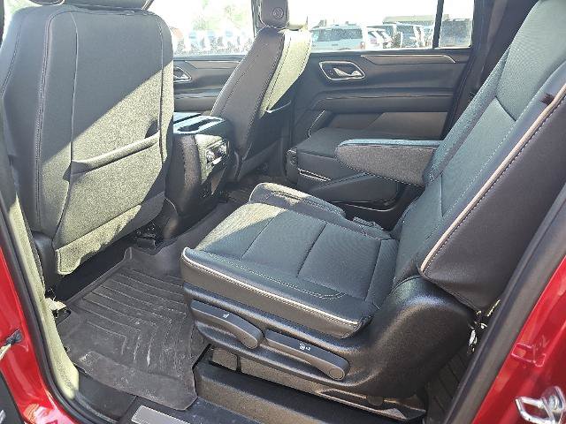 Used 2023 GMC Yukon XL SLT w/ SLT Luxury Package AWD/4WD image 10