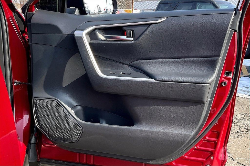 Used 2022 Toyota RAV4 XLE image 22