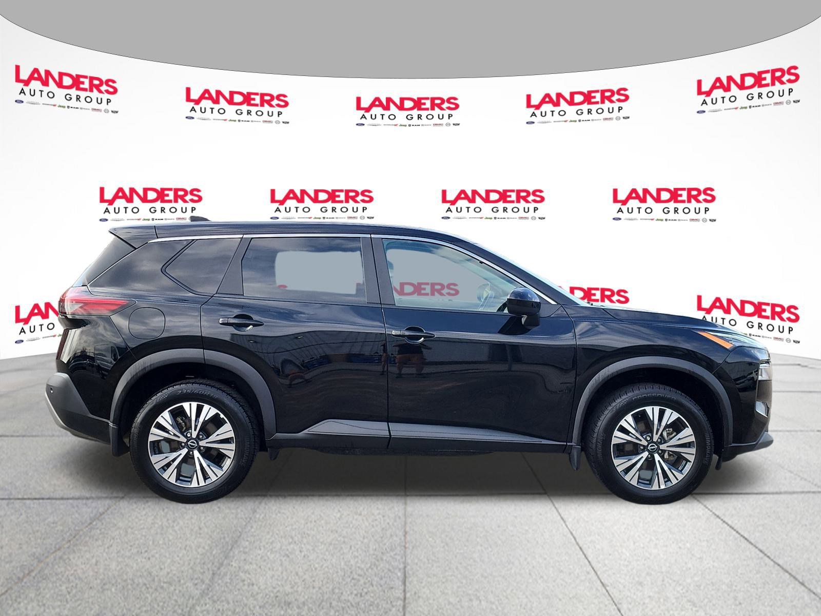 Used 2023 Nissan Rogue SV image 6