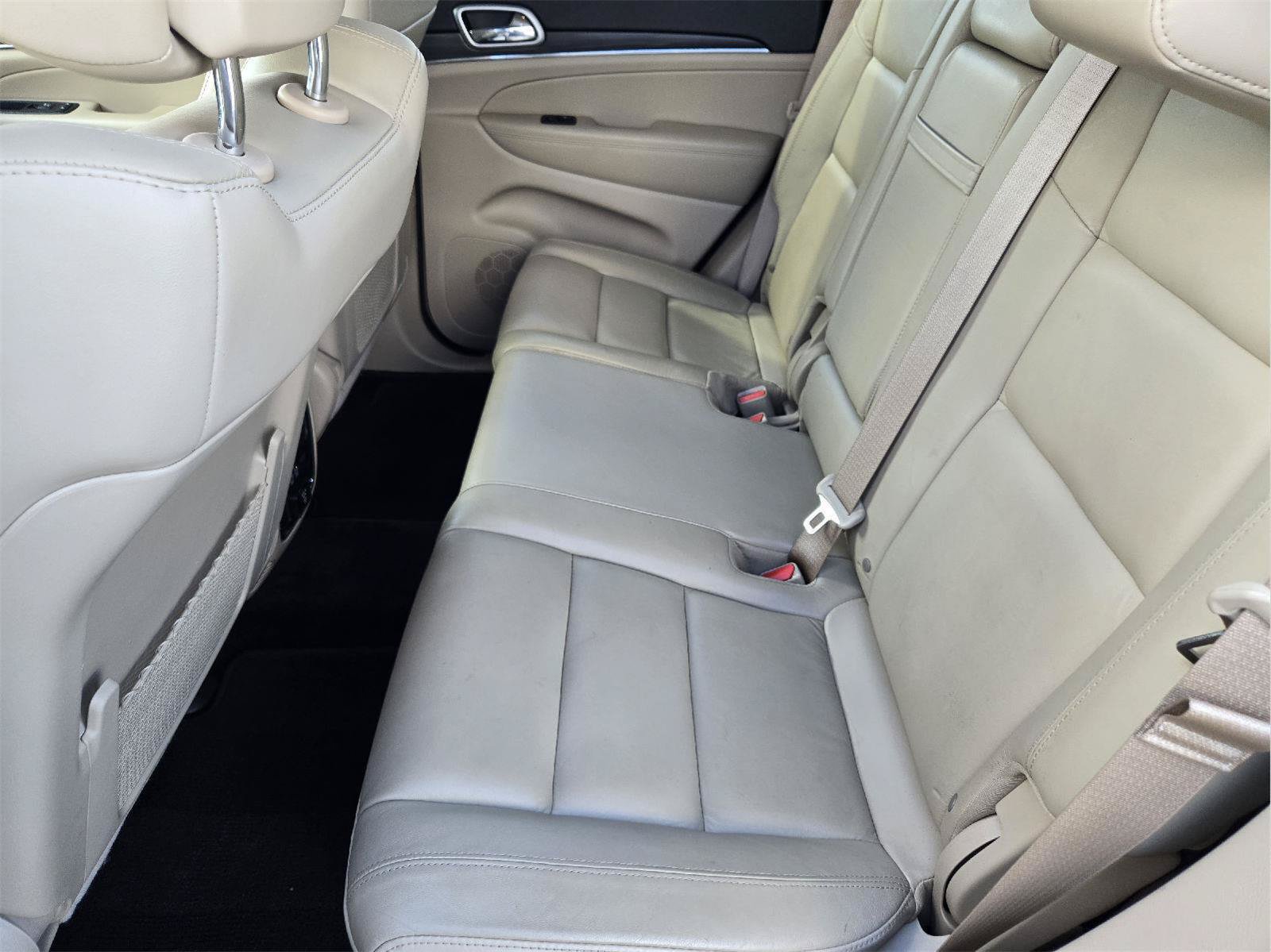 Used 2019 Jeep Grand Cherokee Limited w/ Trailer Tow Group IV RWD image 29