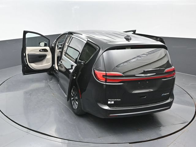 Used 2023 Chrysler Pacifica Limited FWD image 24