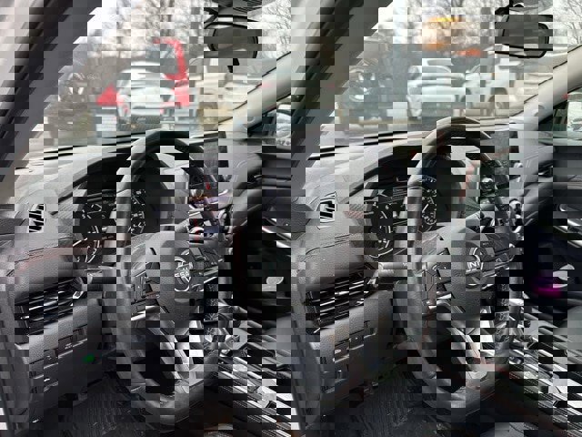 Used 2024 Nissan Sentra SR w/ SR Premium Package image 17