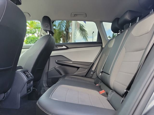 Used 2022 Volkswagen Taos SE FWD image 10