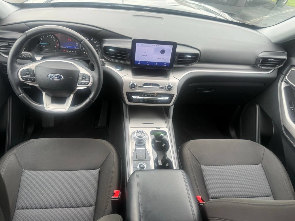 Certified 2024 Ford Explorer XLT AWD/4WD image 3