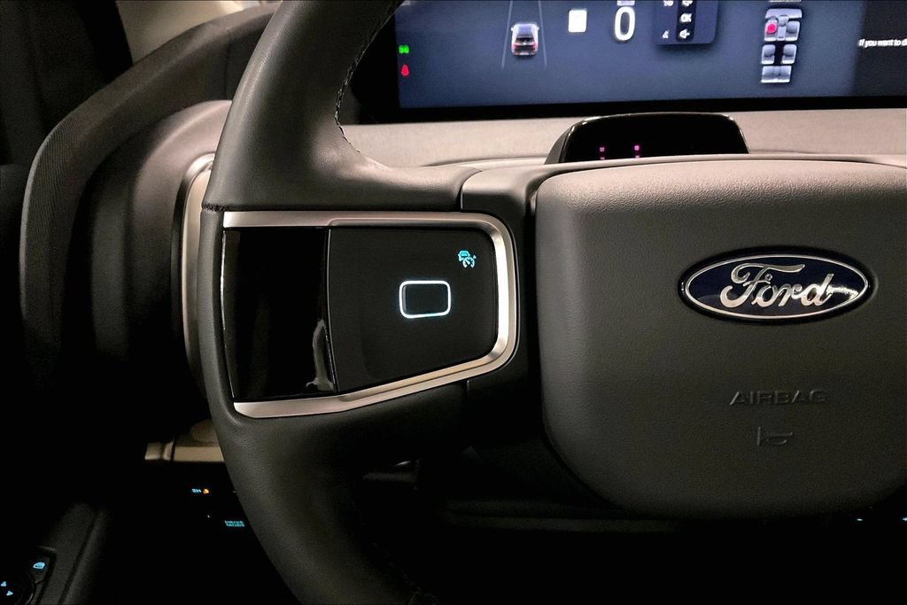 Certified 2025 Ford Expedition Active AWD/4WD image 17