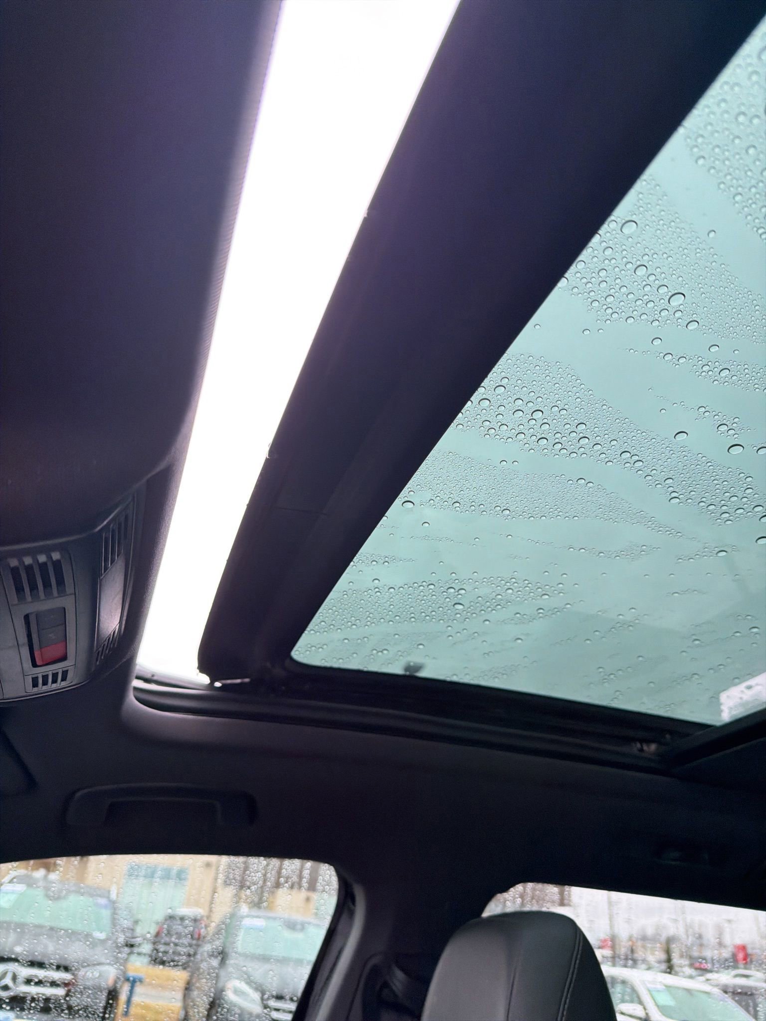 Used 2020 Volkswagen Tiguan SE R-Line image 9