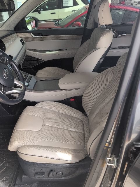 Used 2021 Hyundai Palisade Limited FWD image 3