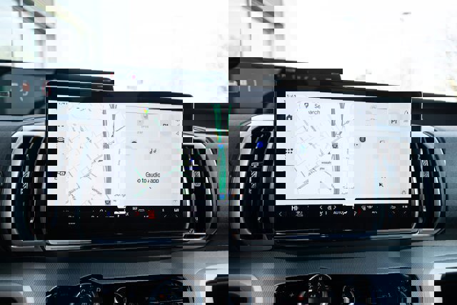 Certified 2025 Ford Expedition Active image 23