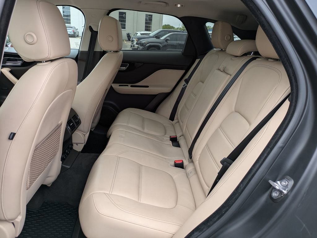 Used 2017 Jaguar F-PACE Prestige image 14