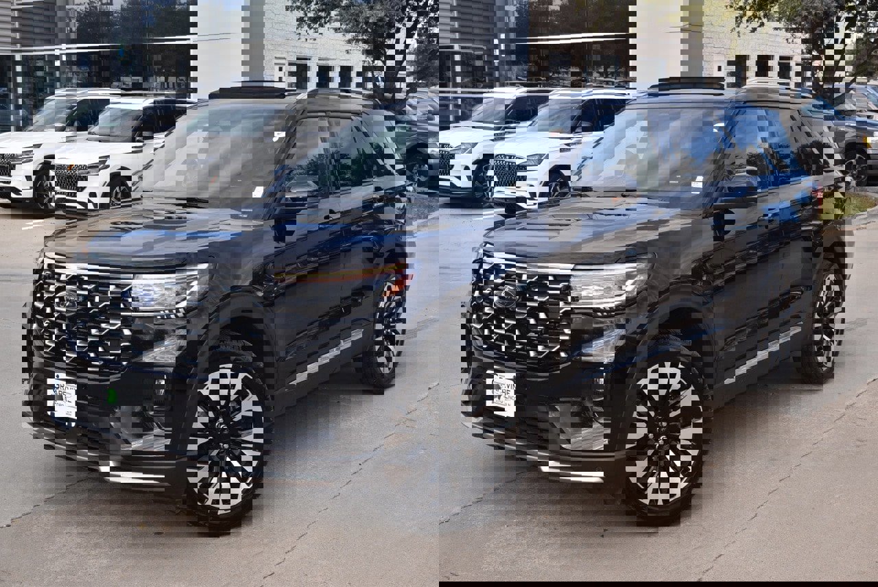 Certified 2025 Ford Explorer Platinum w/ LUX Leather Package image 3