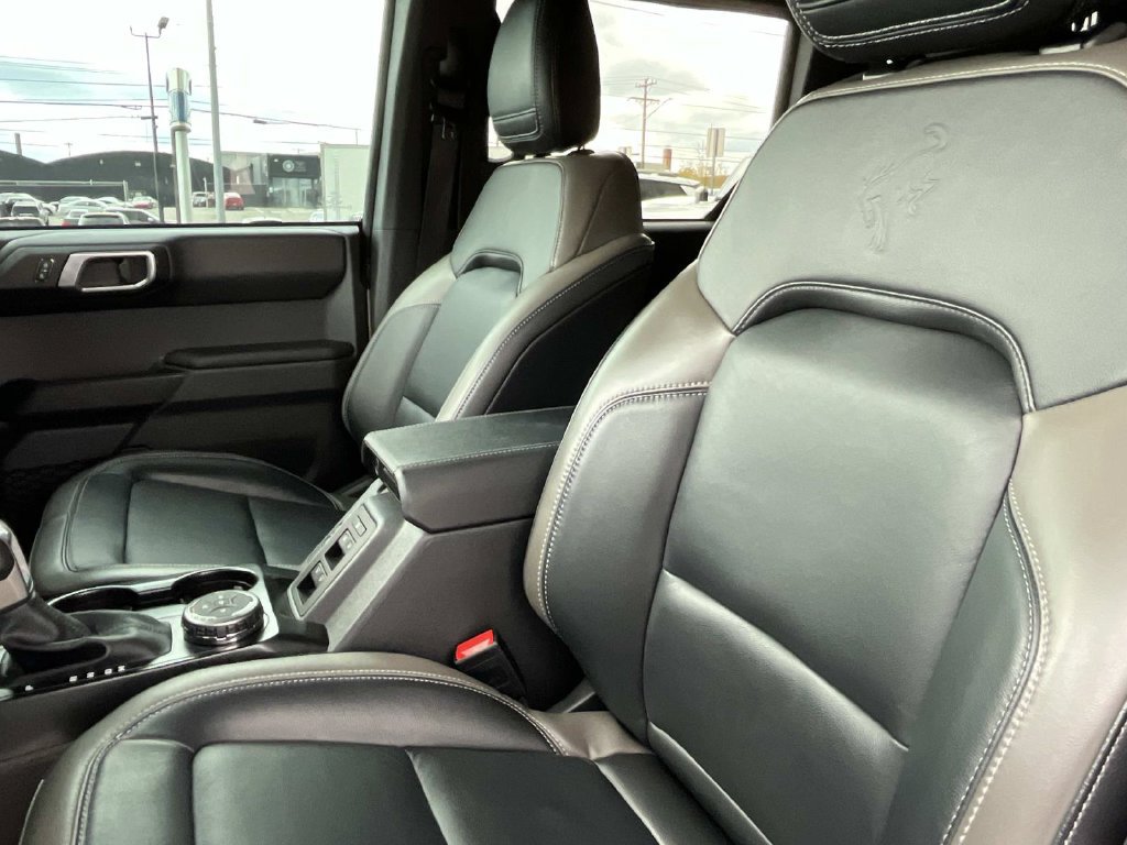 Certified 2025 Ford Bronco Outer Banks AWD/4WD image 32